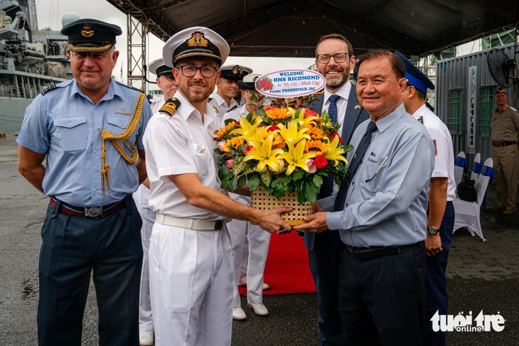 Tàu Hải quân Anh HMS Richmond trở lại TP.HCM sau 4 năm - Ảnh 4. Tàu Hải quân Anh HMS Richmond trở lại Việt Nam sau 4 năm - Ảnh 4.