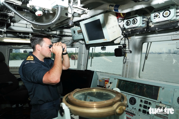 Tàu Hải quân Anh HMS Richmond trở lại TP.HCM sau 4 năm - Ảnh 10. Tàu Hải quân Anh HMS Richmond trở lại Việt Nam sau 4 năm - Ảnh 10.