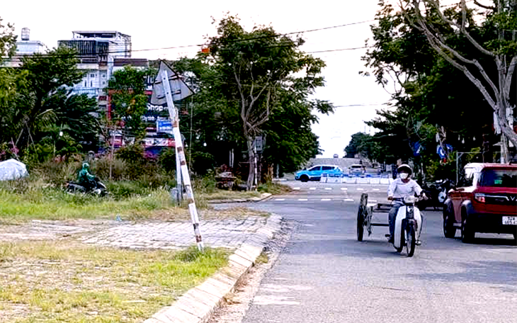Loạt vi phạm nào khiến khách sạn TMS ven biển Đà Nẵng bị phạt 209 triệu? - Ảnh 2.