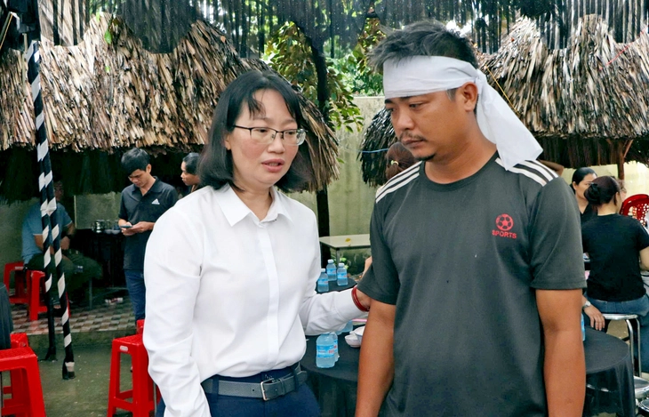 Lãnh đạo TP.HCM thăm gia đình 3 mẹ con bị ô tô tông tử vong - Ảnh 1.
