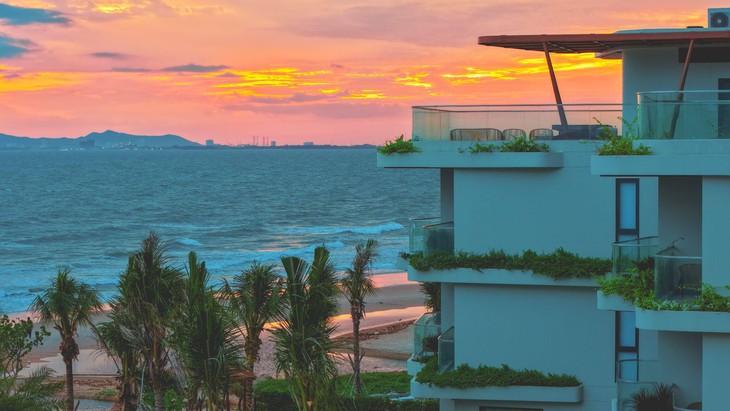 Dàn xe sang Volkswagen đưa đón khách hàng Charm Resort Long Hải - Ảnh 3.