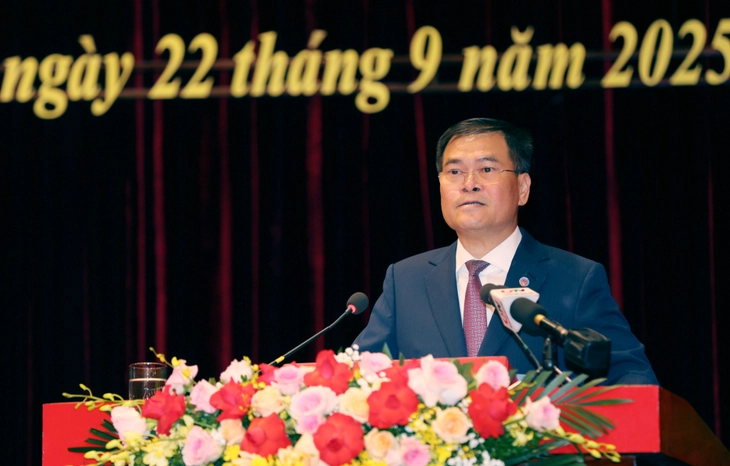 Ông Bùi Văn Khắng được bầu làm Chủ tịch UBND tỉnh Quảng Ninh - Ảnh 2.