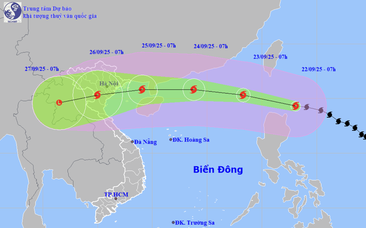 Siêu bão Ragasa giống như một bánh xe khổng lồ đang tiến vào Biển Đông - Ảnh 1.