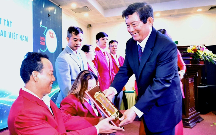 Trao cơ hội cho người khuyết tật - Ảnh 5.