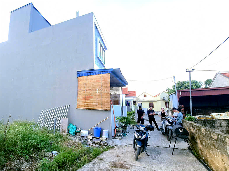 Những tình huống đặt ra trong hai vụ 'xây nhà nhầm trên đất người khác’ - Ảnh 1.