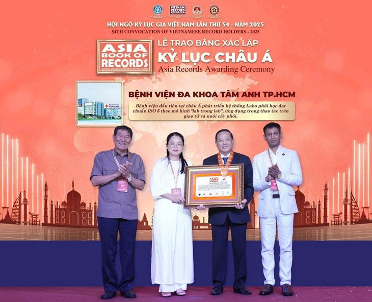 Labo phôi học thụ tinh ống nghiệm của Việt Nam được vinh danh kỷ lục châu Á - Ảnh 2.