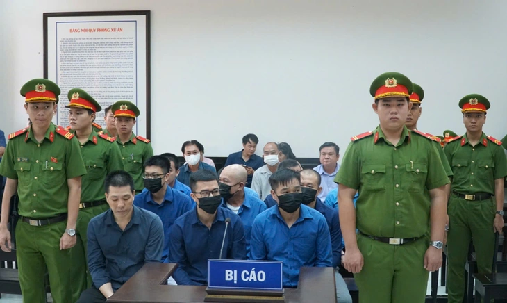 Thu gom súng sau khi ra tù, Bình 'kiểm' lại hầu tòa - Ảnh 2.