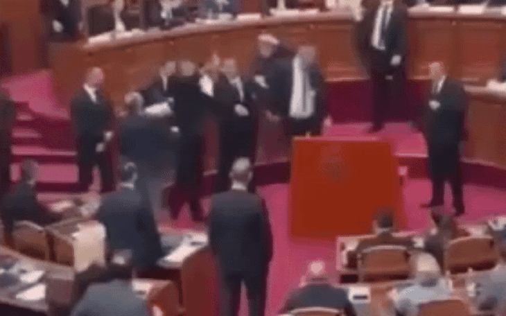 Nữ diễn viên kiện Chính phủ Albania vì dùng hình ảnh của mình làm 'Bộ trưởng AI' - Ảnh 3.