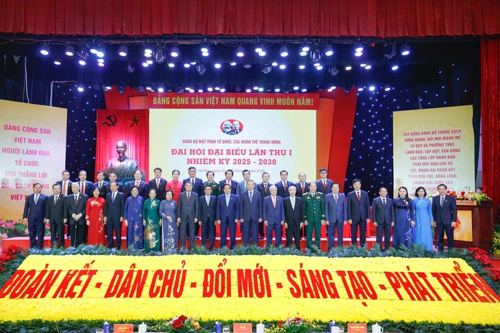 Tổng Bí thư Tô Lâm: Mong họp ít, làm nhiều, ít khẩu hiệu và thủ tục, nhiều nụ cười của nhân dân - Ảnh 3.