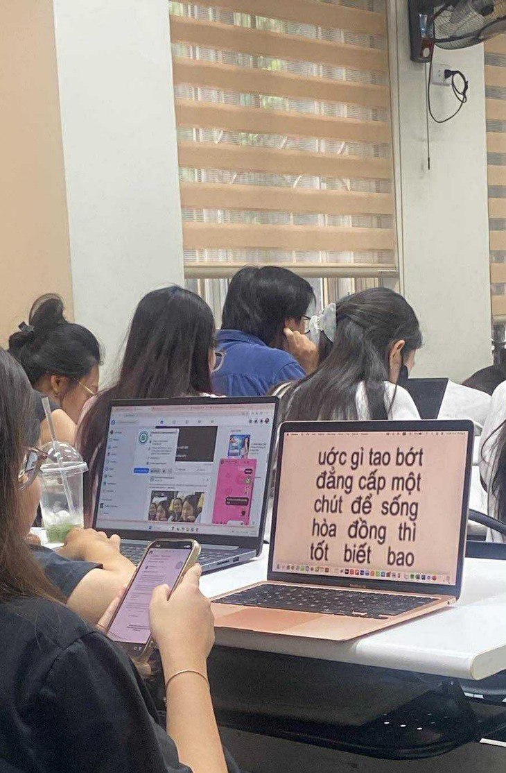 Ảnh vui 23-9: Áp lực... đồng trang lứa - Ảnh 1.