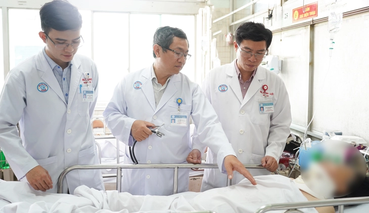 Vụ bắn hai mẹ con người tình rồi tự vẫn: Người mẹ liệt tứ chi, nguy kịch - Ảnh 1.