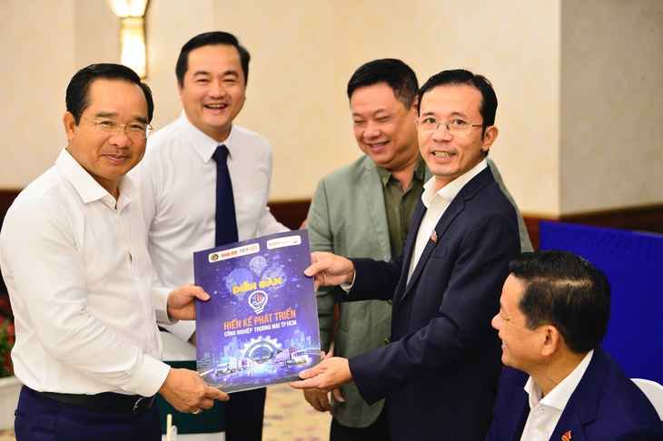  Mong có 'đàn chim Việt' sánh vai 'đại bàng' thế giới - Ảnh 1.