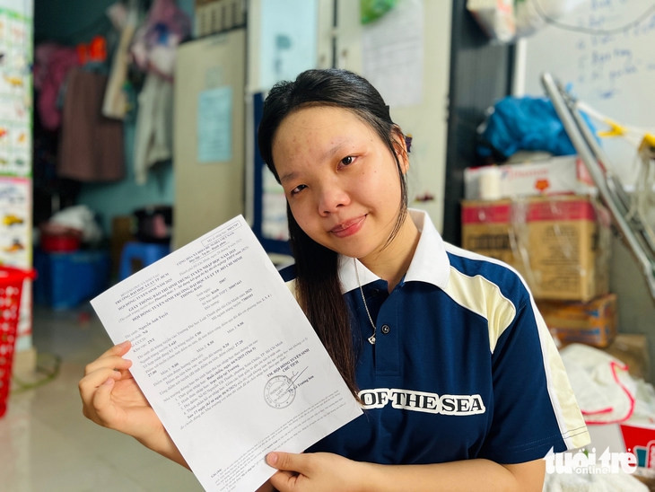 'Tuổi thơ tôi có khoảng trống vô vọng', đứa con bị bỏ lại thành học sinh 3 tốt, đậu trường luật - Ảnh 4.