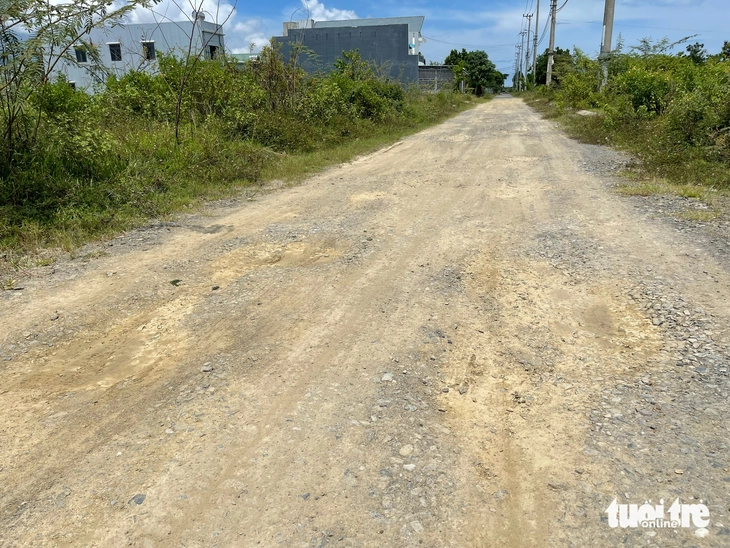 Hơn 10 năm chờ đường trải nhựa ở khu tái định cư Đà Nẵng  - Ảnh 5.