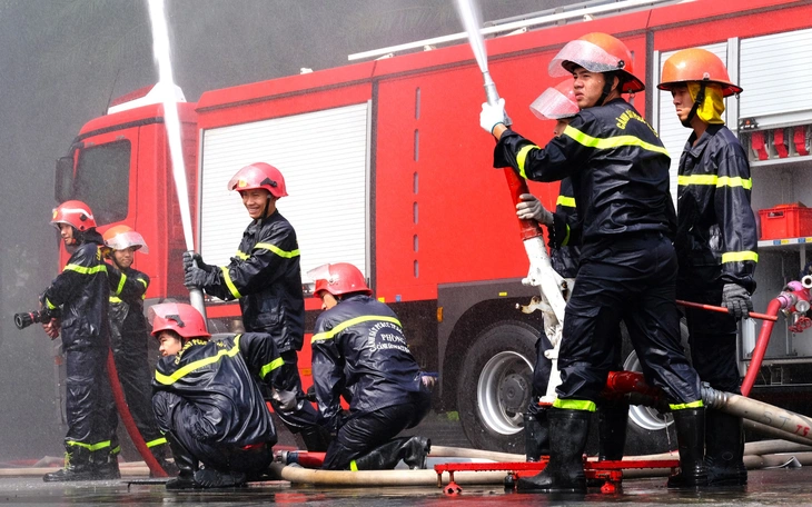 Đổi thời gian diễn tập chữa cháy, TP.HCM cấm xe qua hầm sông Sài Gòn các ngày cuối tuần  - Ảnh 1.