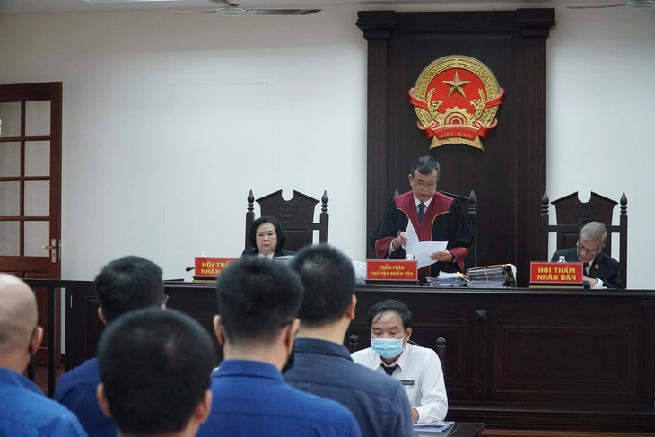 Thu gom súng sau khi ra tù, Bình 'kiểm' lại hầu tòa - Ảnh 1.