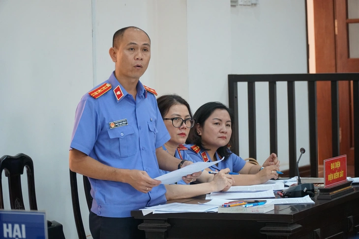 Bình 'kiểm' bị đề nghị từ 13 đến 15 năm tù - Ảnh 2.