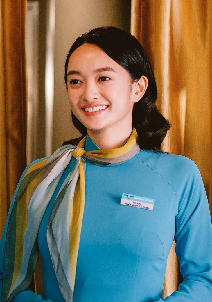 Trâm Anh, Kaity Nguyễn quá xinh đẹp khi là tiếp viên hàng không 'Tử chiến trên không' - Ảnh 6.