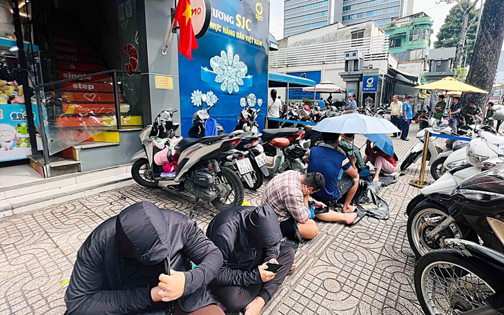 Thấy người ta mua vàng, mình cũng mua cho chắc ăn? - Ảnh 4.