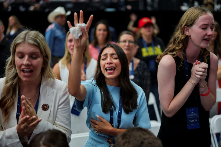 Mất Charlie Kirk, Đảng Cộng hòa nhờ ai thu hút cử tri trẻ? - Ảnh 2.