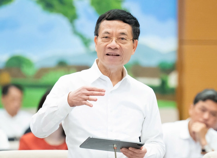 Bộ trưởng Nguyễn Mạnh Hùng: Nhiều trang tin doanh thu lớn nhưng chỉ copy nội dung báo chí  - Ảnh 1.