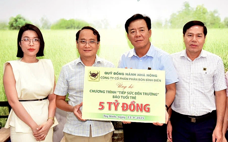 Anh văn Hội Việt Mỹ trao học bổng trị giá hơn 1 tỉ đồng cho chương trình Tiếp sức đến trường - Ảnh 4.