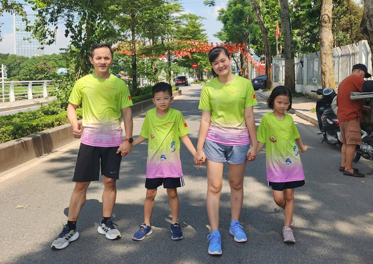 Món quà Trung thu khác biệt: Chiếc BIB chạm vào yêu thương - Ảnh 2. Món quà Trung thu khác biệt: Chiếc BIB chạm vào yêu thương - Ảnh 2.