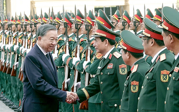 Tổng Bí thư Tô Lâm: 'Đừng để chưa tăng lương đã tăng giá' - Ảnh 3.