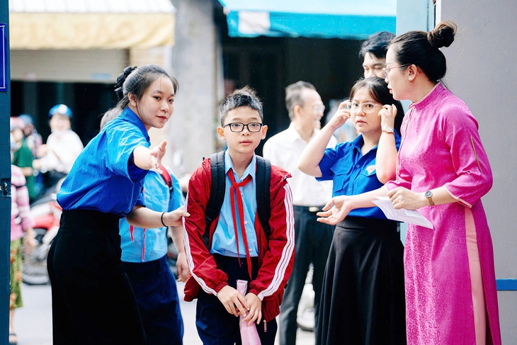 Bảo vệ sự tôn nghiêm của nghề giáo - Ảnh 1.