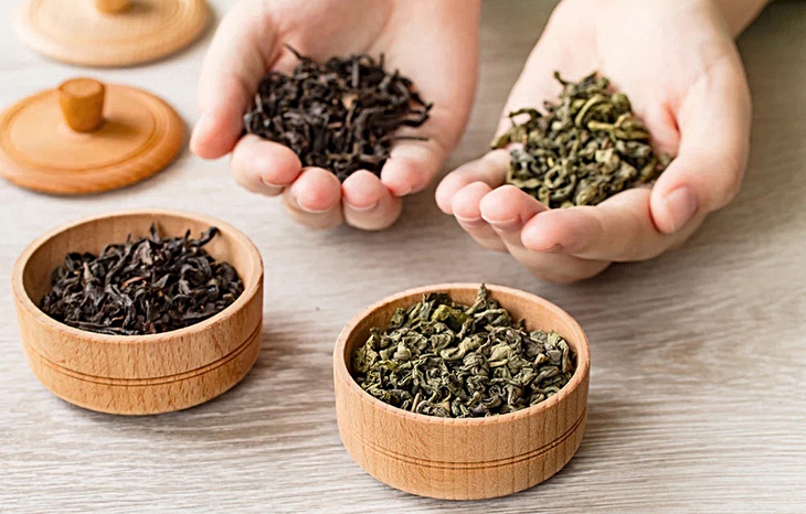 Uống trà đen hay trà xanh tốt hơn? - Ảnh 1.