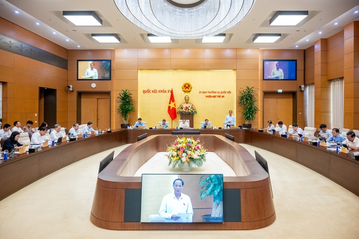 Ông Nguyễn Đắc Vinh: Học sinh lệch chuẩn rất lớn mà chỉ thuần túy nhắc nhở sẽ rất khó - Ảnh 3.