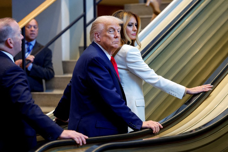 Thang cuốn và máy nhắc chữ hỏng tại LHQ: Ông Trump đổ lỗi, thực tế do Nhà Trắng - Ảnh 1.