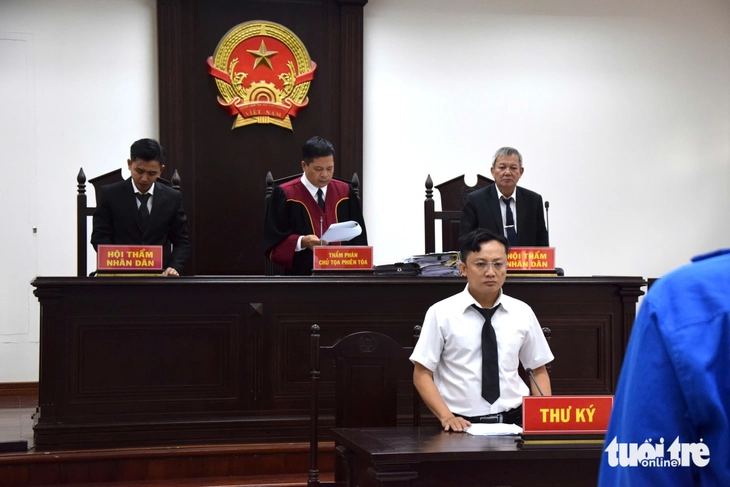 Người làm nghề bấm huyệt bị phạt 8 năm tù vì tội cưỡng dâm - Ảnh 2.