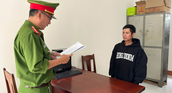 Uống say mèm rồi lao xe máy ra đường, tông chết người phụ nữ hàng xóm - Ảnh 1.