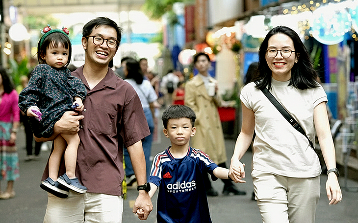 'Chìa khóa' cho người trẻ sinh con - Ảnh 2.