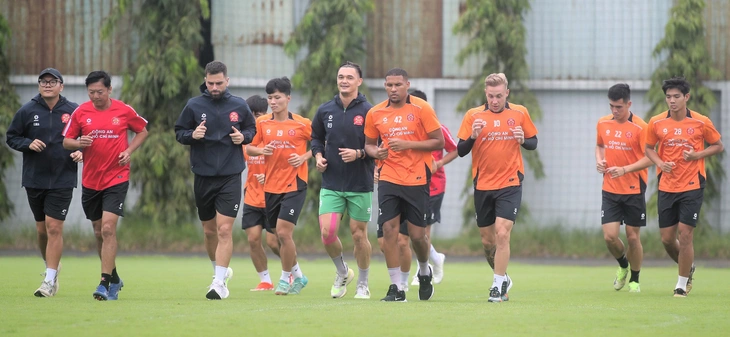 Sacombank đồng hành cùng CLB Bóng đá Công An TP.HCM chinh phục V-League - Ảnh 1.