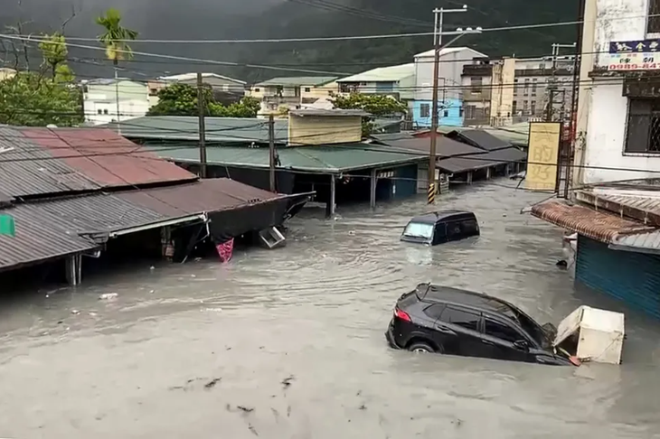 Siêu bão Ragasa càn quét Trung Quốc với sức gió 212km/h - Ảnh 5.