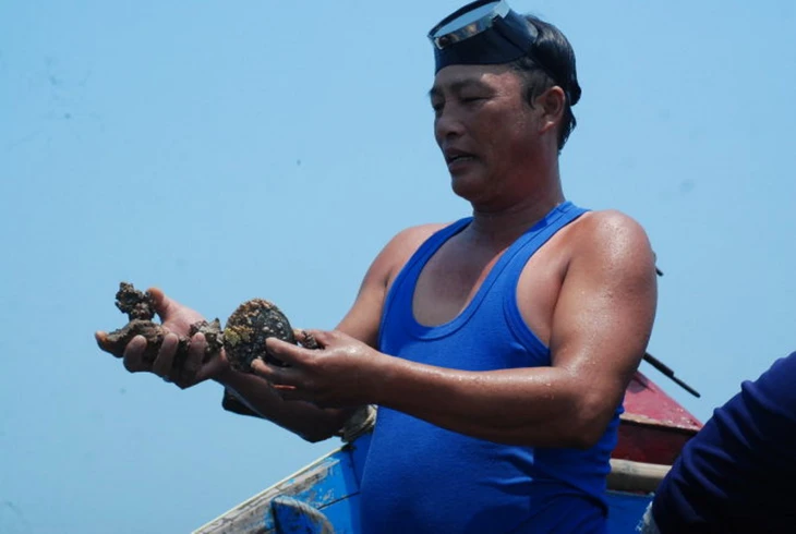 Thợ lặn chuyên nghiệp nói gì về vụ 2 người gặp nạn khi lặn biển tại Quảng Trị? - Ảnh 2.