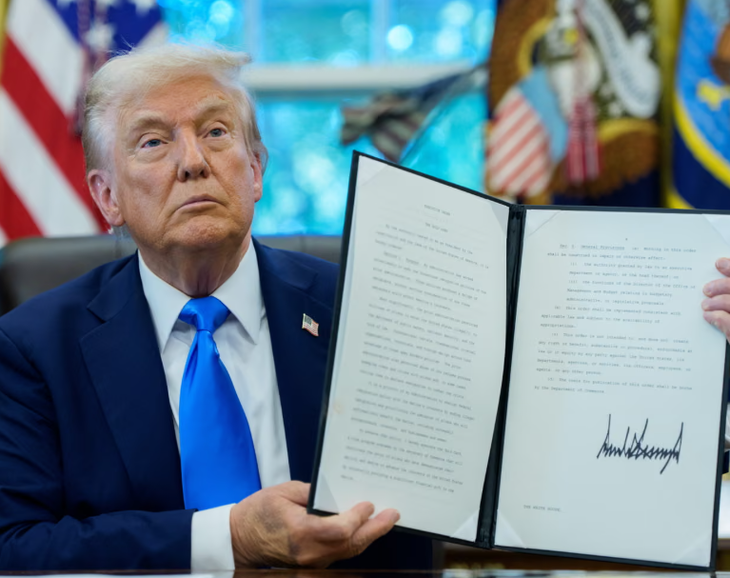 Nguy cơ chính sách visa H-1B mới của ông Trump phản tác dụng - Ảnh 1.