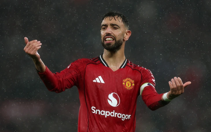 Bruno đá hỏng phạt đền, Man United thua Brentford - Ảnh 3.