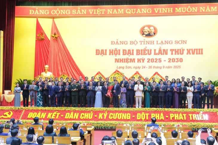 Ông Hoàng Văn Nghiệm tái đắc cử bí thư Tỉnh ủy Lạng Sơn nhiệm kỳ 2025-2030 - Ảnh 2. Ông Hoàng Văn Nghiệm tái đắc cử Bí thư Tỉnh ủy Lạng Sơn nhiệm kỳ 2025-2030 - Ảnh 2.