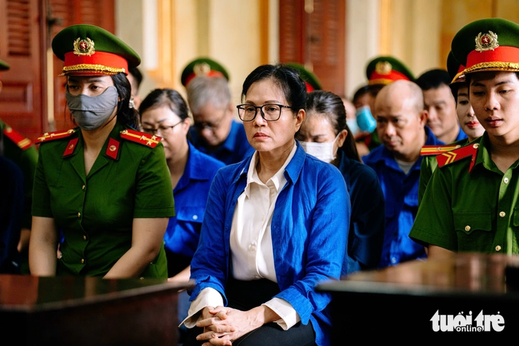 Khai khống mức hao hụt vàng để tham ô, cựu Tổng giám đốc SJC Lê Thúy Hằng hầu tòa - Ảnh 1.