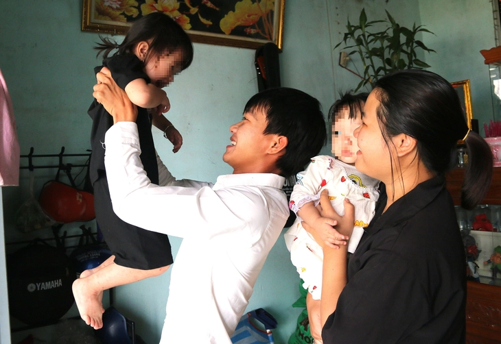 'Hay tin tôi miễn đi tù, cả nhà mừng thức trắng đêm qua' - Ảnh 1.