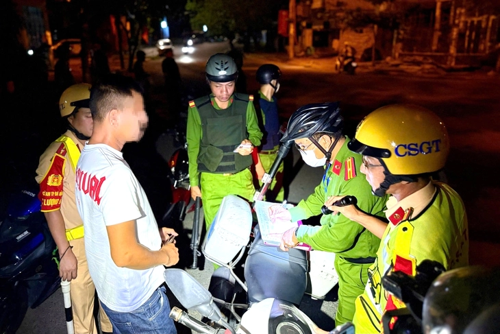 Nghiêm trị hành vi tụ tập, gây rối, ‘càn quấy’ trên đường phố Đà Nẵng  - Ảnh 3.