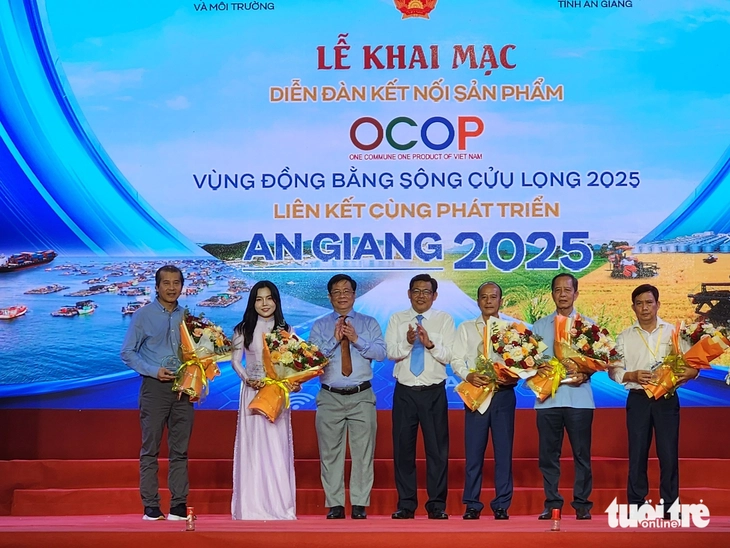 Khai mạc Diễn đàn kết nối sản phẩm OCOP vùng Đồng bằng sông Cửu Long - Ảnh 3.