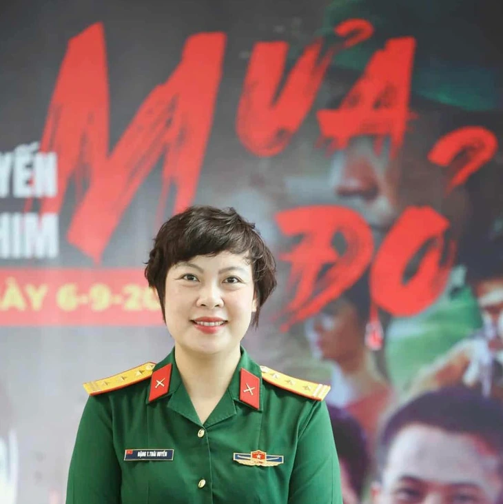 'Mưa đỏ' bất ngờ công bố rời rạp khi vừa đạt doanh thu 700 tỉ đồng - Ảnh 2.
