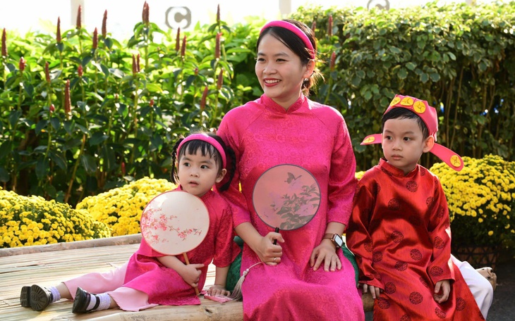 Chính phủ: Khuyến khích các cặp vợ chồng sinh đủ hai con, phụ nữ sinh đủ hai con trước 35  - Ảnh 2.