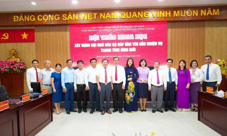 Hiện mỗi công chức phải đảm nhiệm 4-9 nhiệm vụ - Ảnh 3.