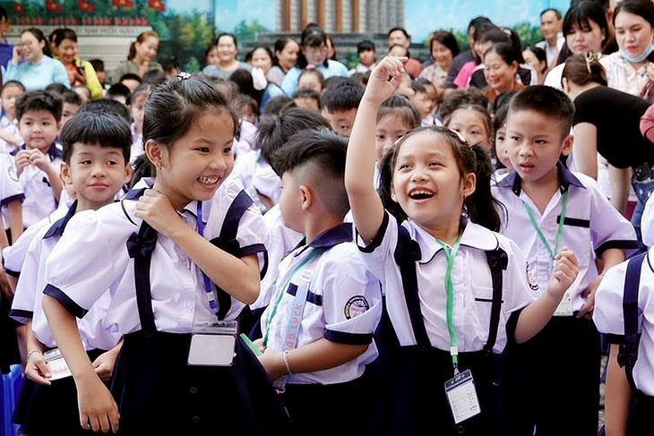 Sở Giáo dục TP.HCM sắp kiểm tra thu chi đầu năm học, xử nghiêm trường vi phạm - Ảnh 1.