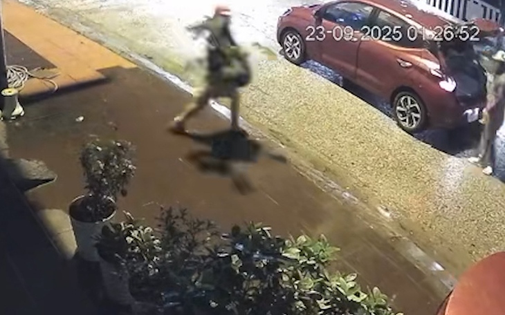 Kẻ trộm ô tô từ tỉnh Lâm Đồng chạy đến tỉnh Tây Ninh bị lực lượng công an vây bắt - Ảnh 6.